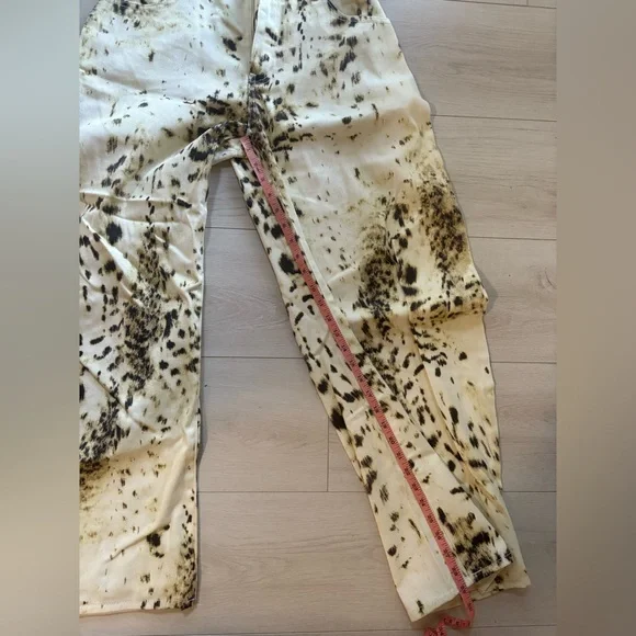 *SOLD* Lioness never worn horseshoe barrel jeans - Picture 4 of 4